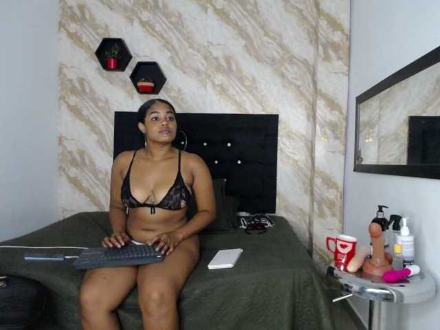 Issa-love live cam on BongaCams