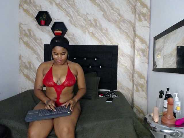 Issa-love live cam on BongaCams