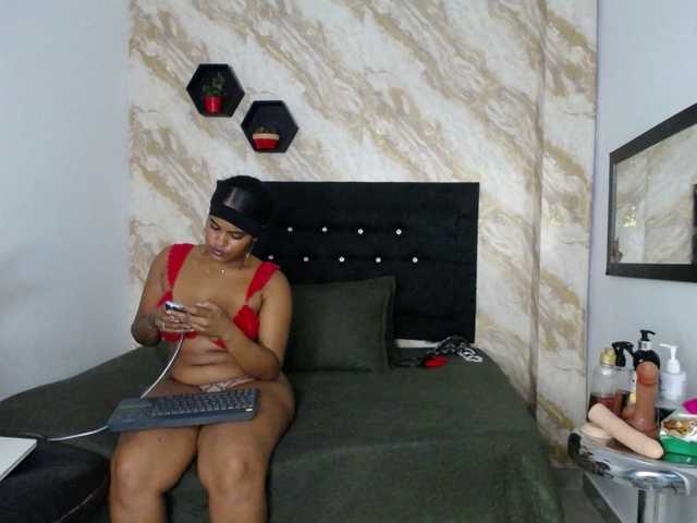 Issa-love live cam on BongaCams