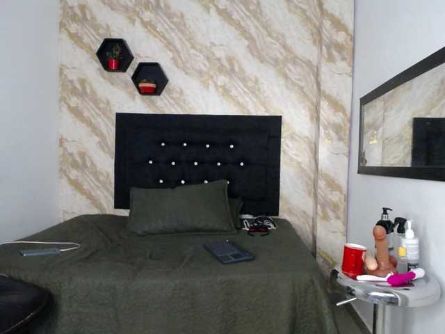 Issa-love live cam on BongaCams
