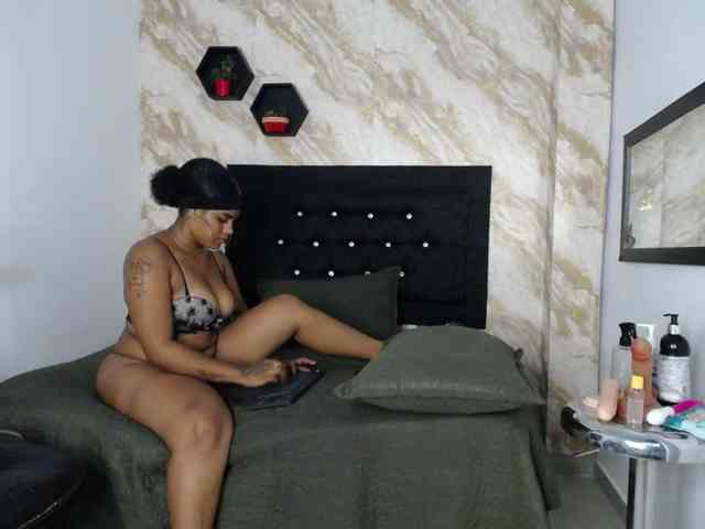 Issa-love webcam