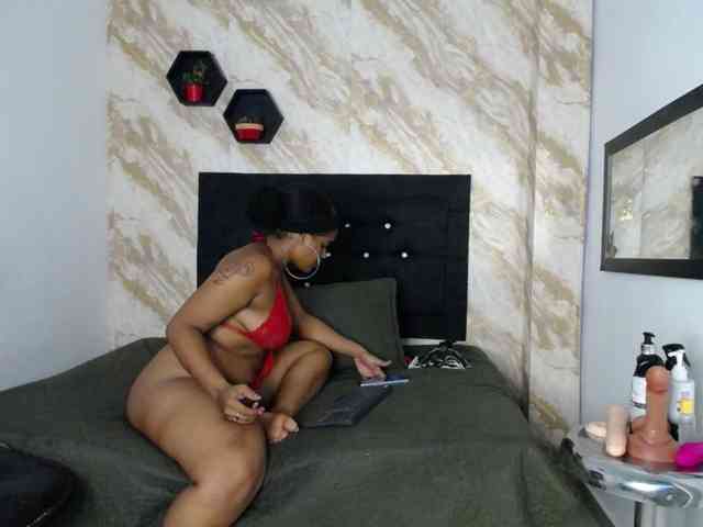 Issa-love webcam