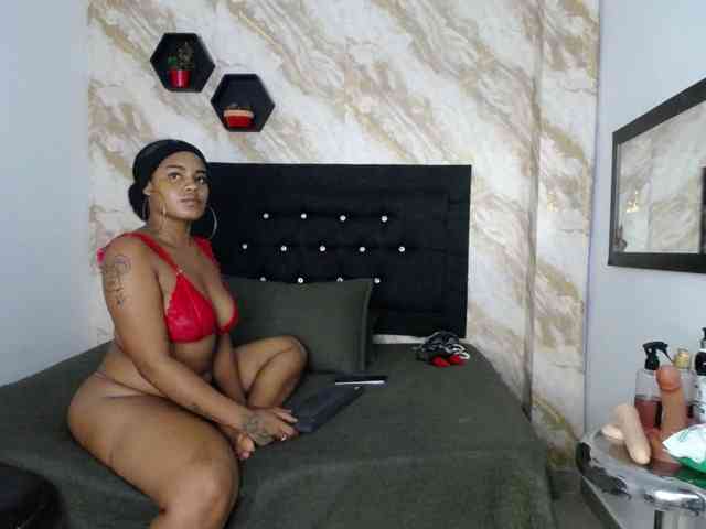 Modelo: Issa-love