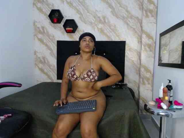 Issa-love webcam