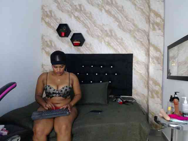 Issa-love webcam