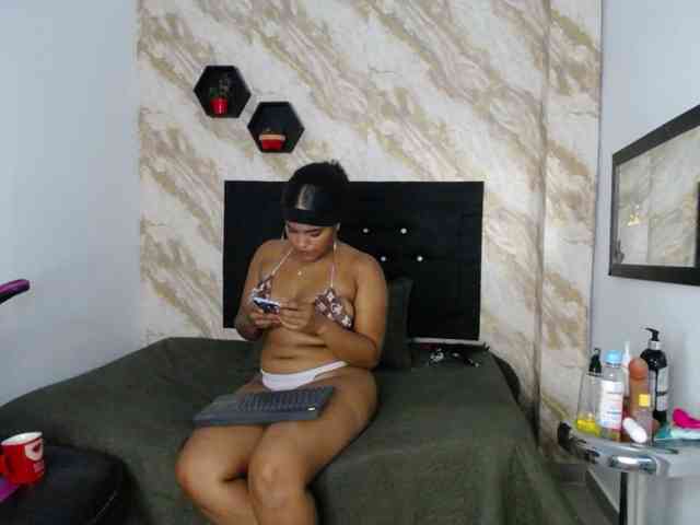 Issa-love webcam