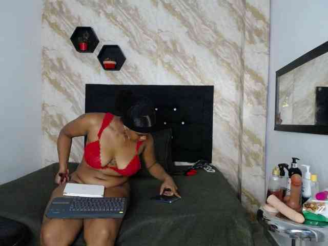 Issa-love webcam