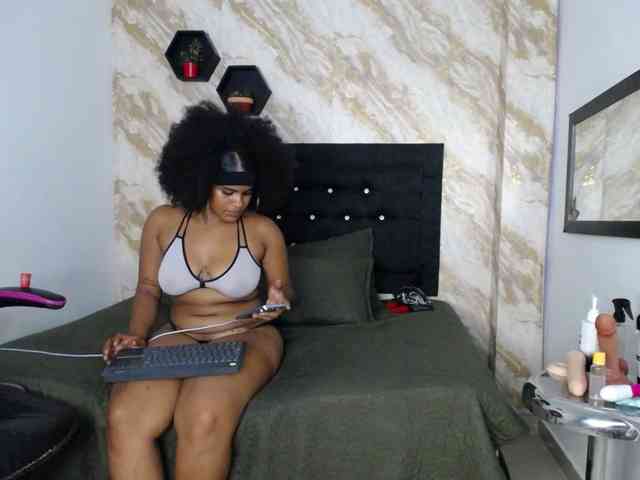 Issa-love webcam