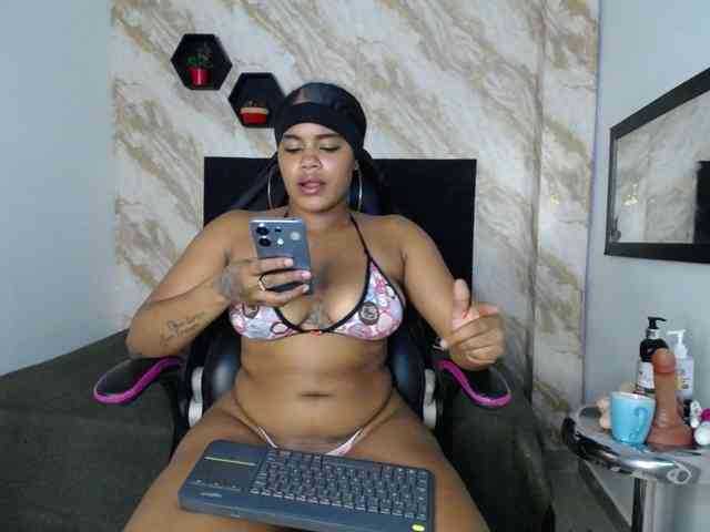 Issa-love webcam
