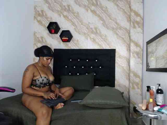 Issa-love webcam