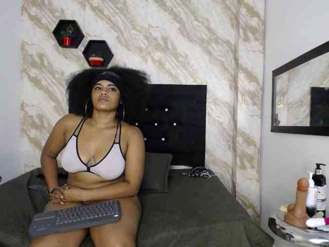 Issa-love webcam