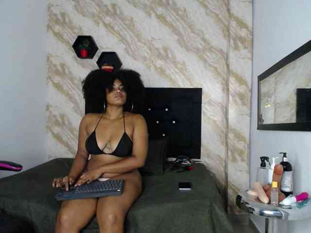 Issa-love webcam