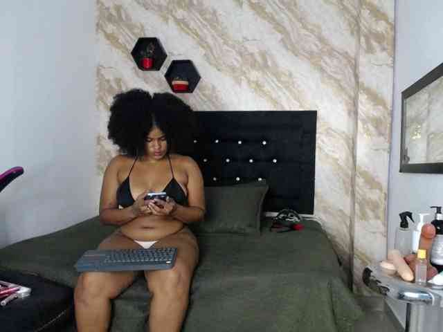 Issa-love webcam