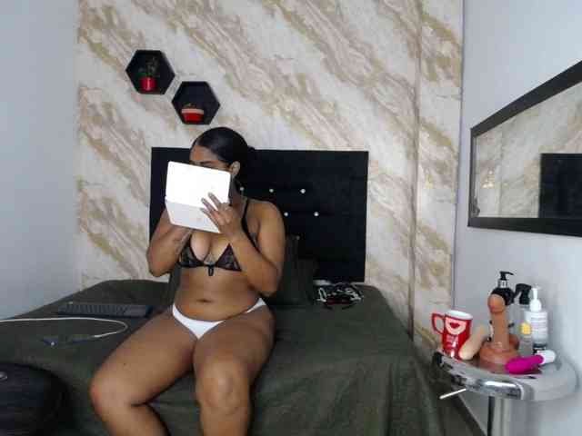 Issa-love webcam