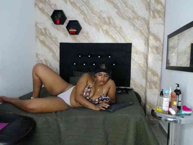 Issa-love webcam