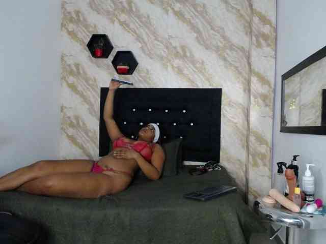 Issa-love webcam