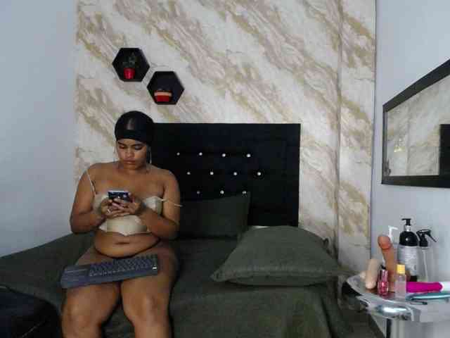 Issa-love webcam