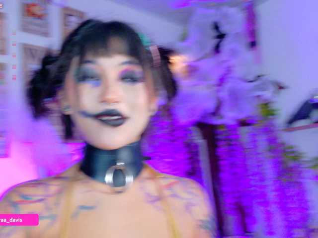 Zaradavis live cam on BongaCams
