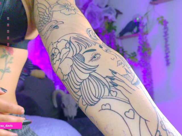 Zaradavis live cam on BongaCams