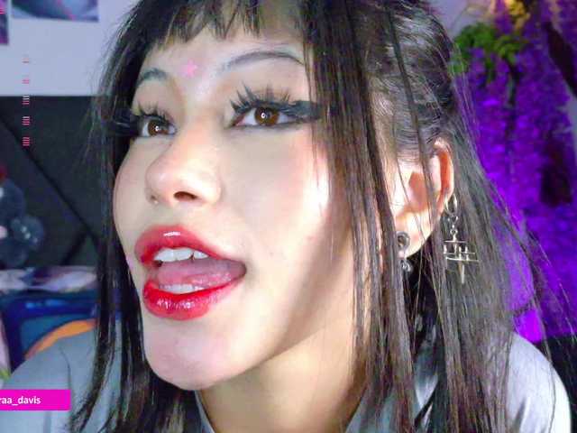Zaradavis live cam on BongaCams
