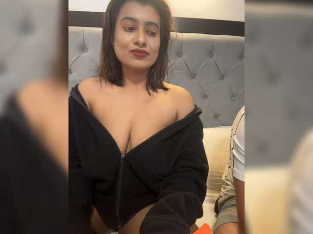 EleenaTylor live cam on BongaCams