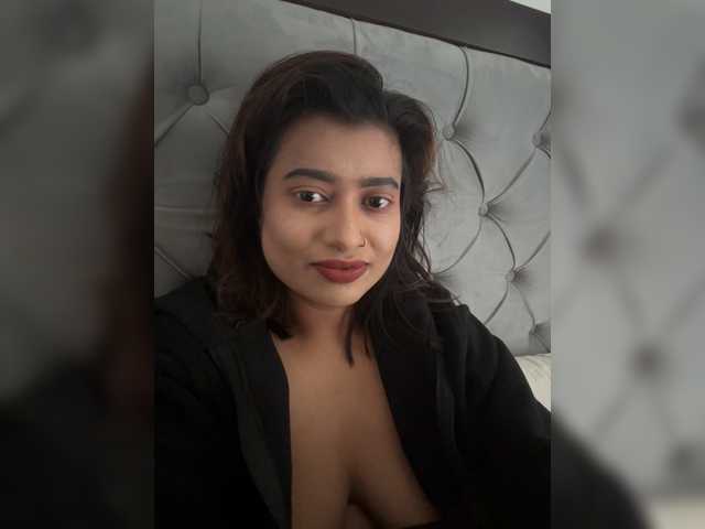 EleenaTylor live cam on BongaCams