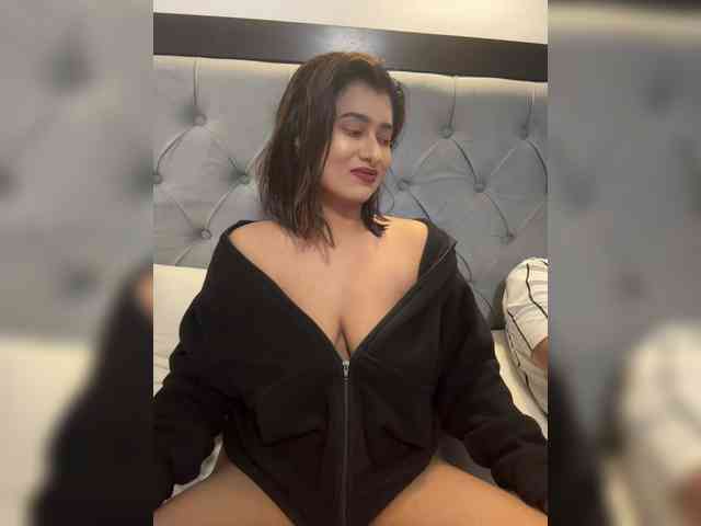EleenaTylor Live Webcam on BongaCams