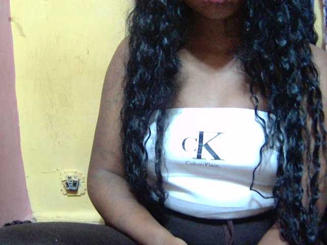 valeria223 live cam on BongaCams