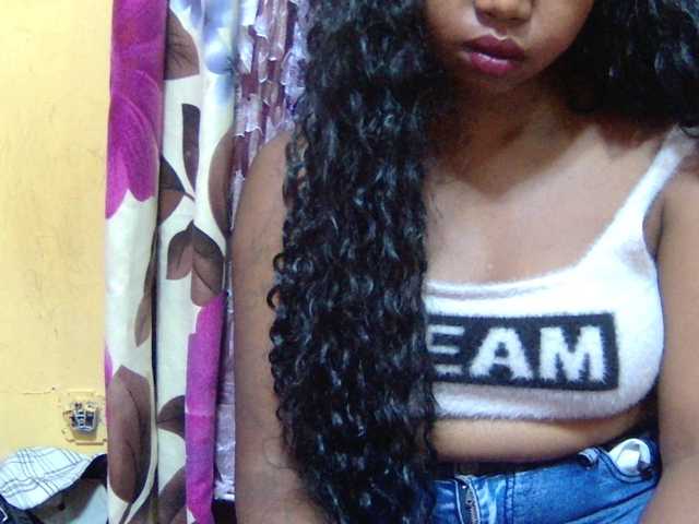 valeria223 live webcam show