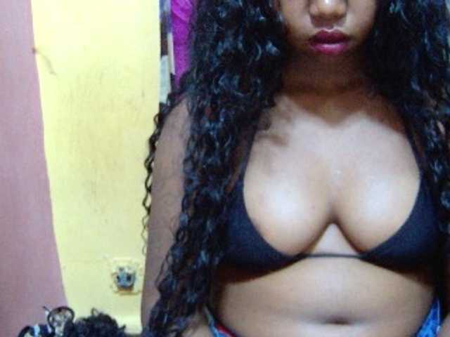 valeria223 live cam on BongaCams