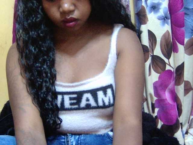 valeria223 live cam on BongaCams