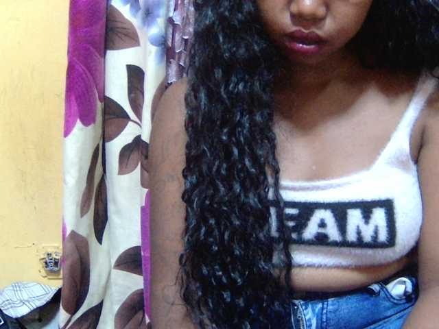 valeria223 live webcam show