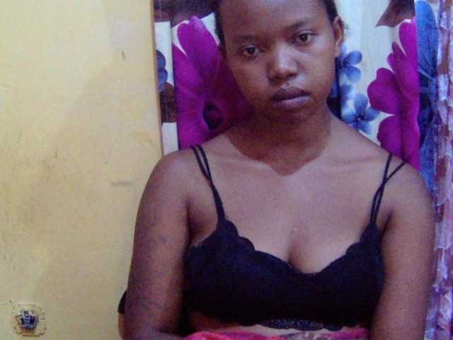 valeria223's BongaCams show and profile