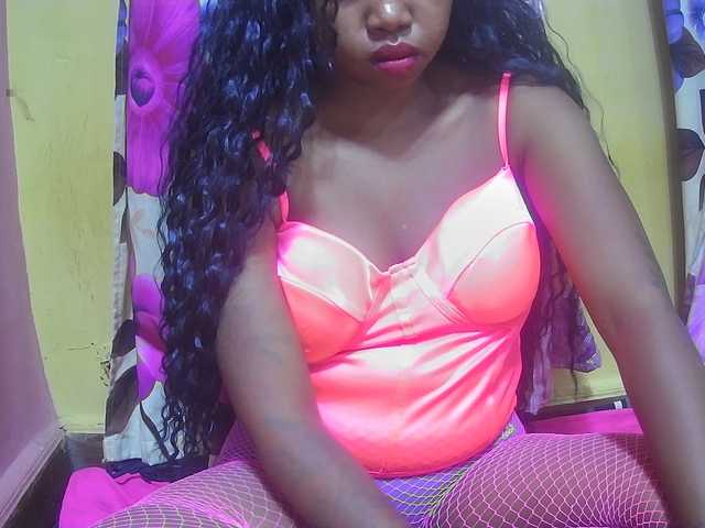valeria223 live webcam show