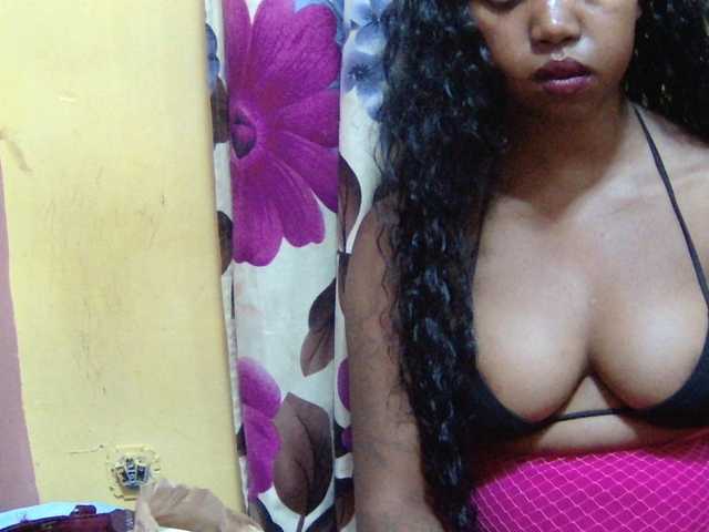 valeria223 live cam on BongaCams