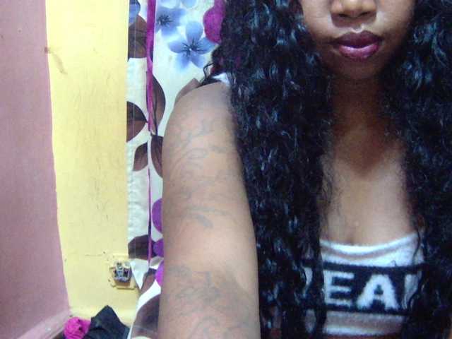 valeria223 live cam on BongaCams