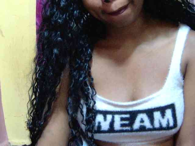 valeria223 webcam