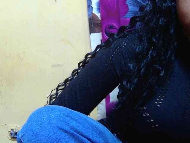 valeria223 webcam
