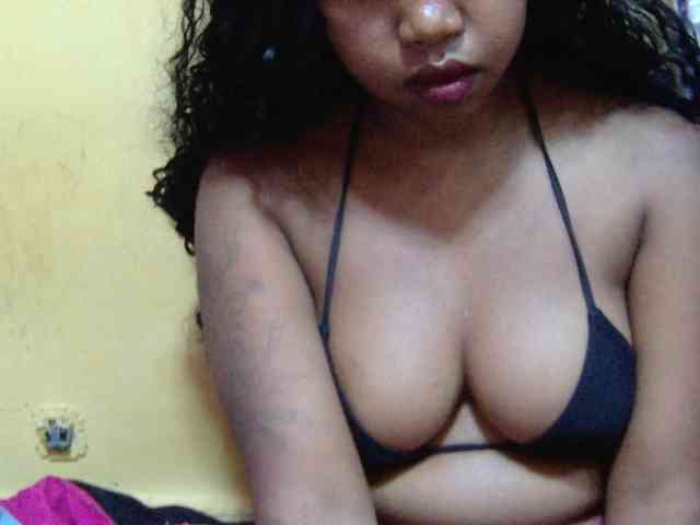 valeria223 webcam