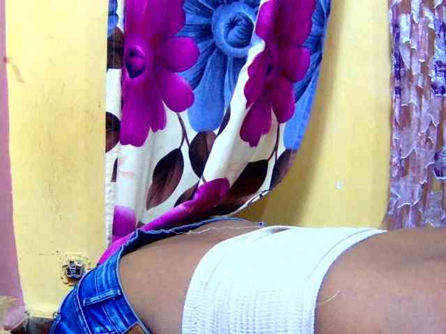 valeria223 webcam