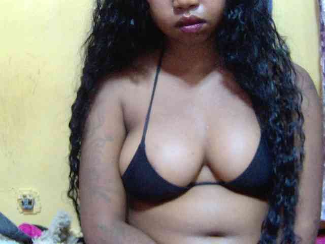valeria223 webcam