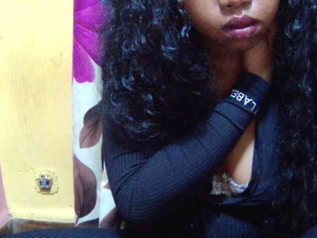 valeria223 webcam