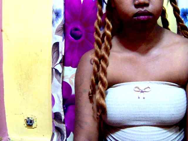valeria223 webcam
