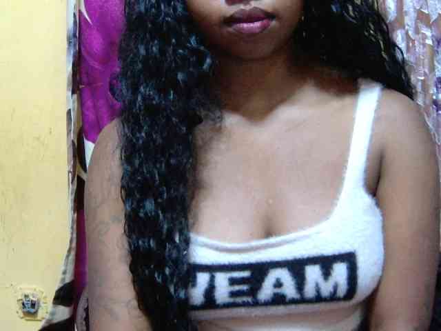 valeria223 webcam
