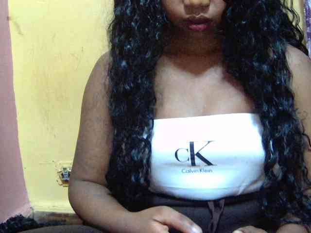 valeria223 webcam
