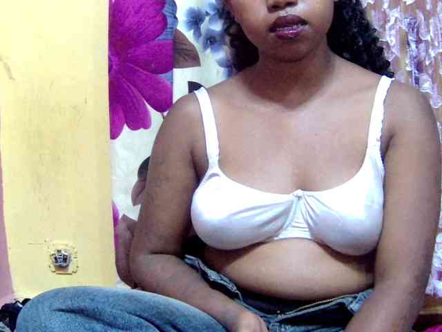 valeria223 webcam