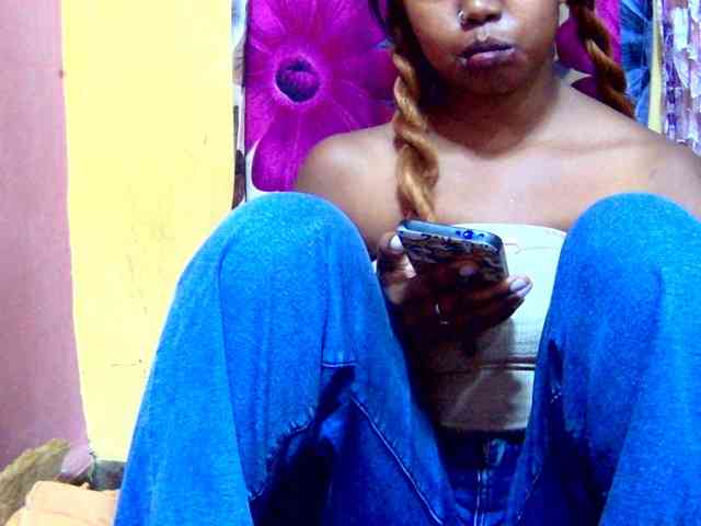 valeria223 webcam