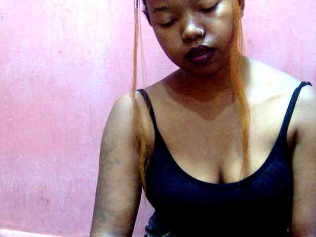 valeria223 webcam