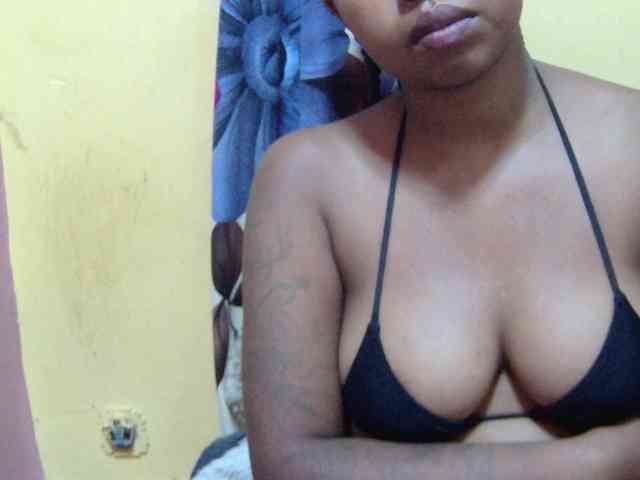 valeria223 webcam