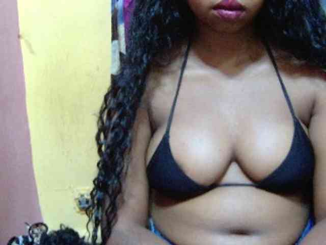 valeria223 webcam